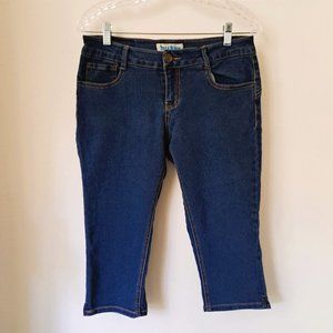 Paris Blues Juniors Denim Capri Jeans Dark Blue Color  Size 9